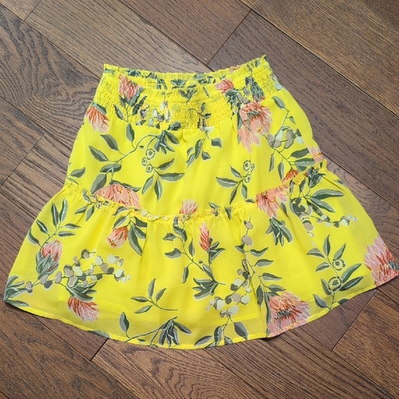 RAHI - Yellow Tiered Floral Skirt With Smocking - Picture 1 of 3